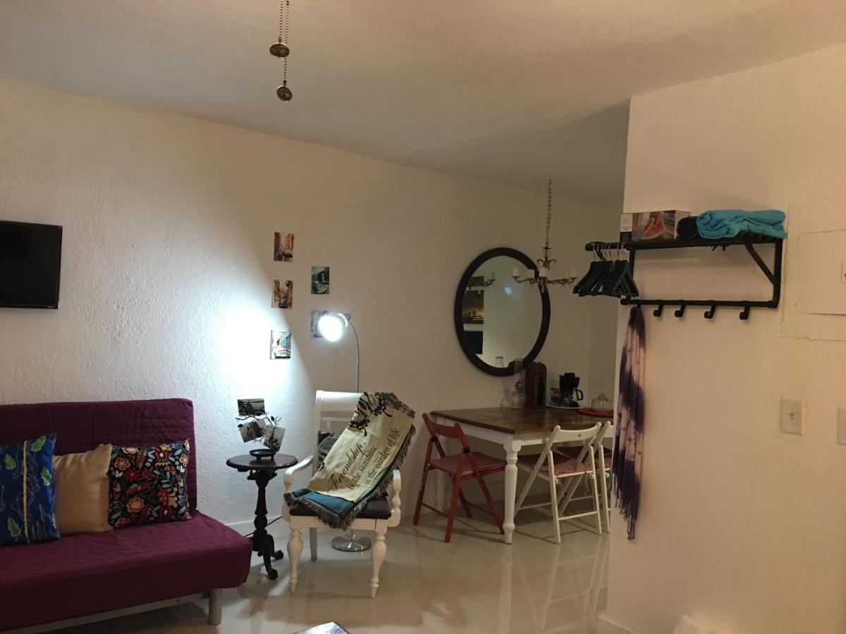 Private Studio Blocks From Coconut Grove Miami Exterior photo